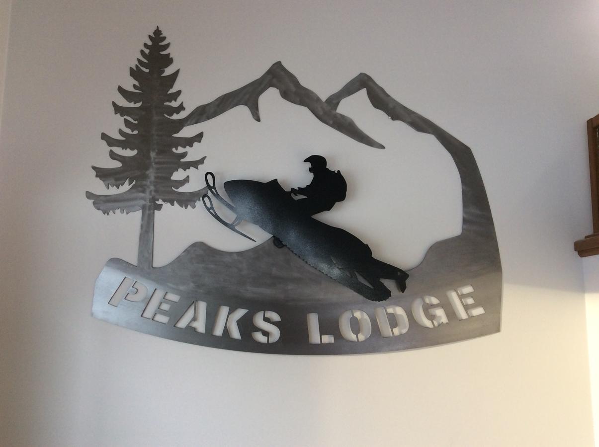 Peaks Lodge Revelstoke Eksteriør bilde