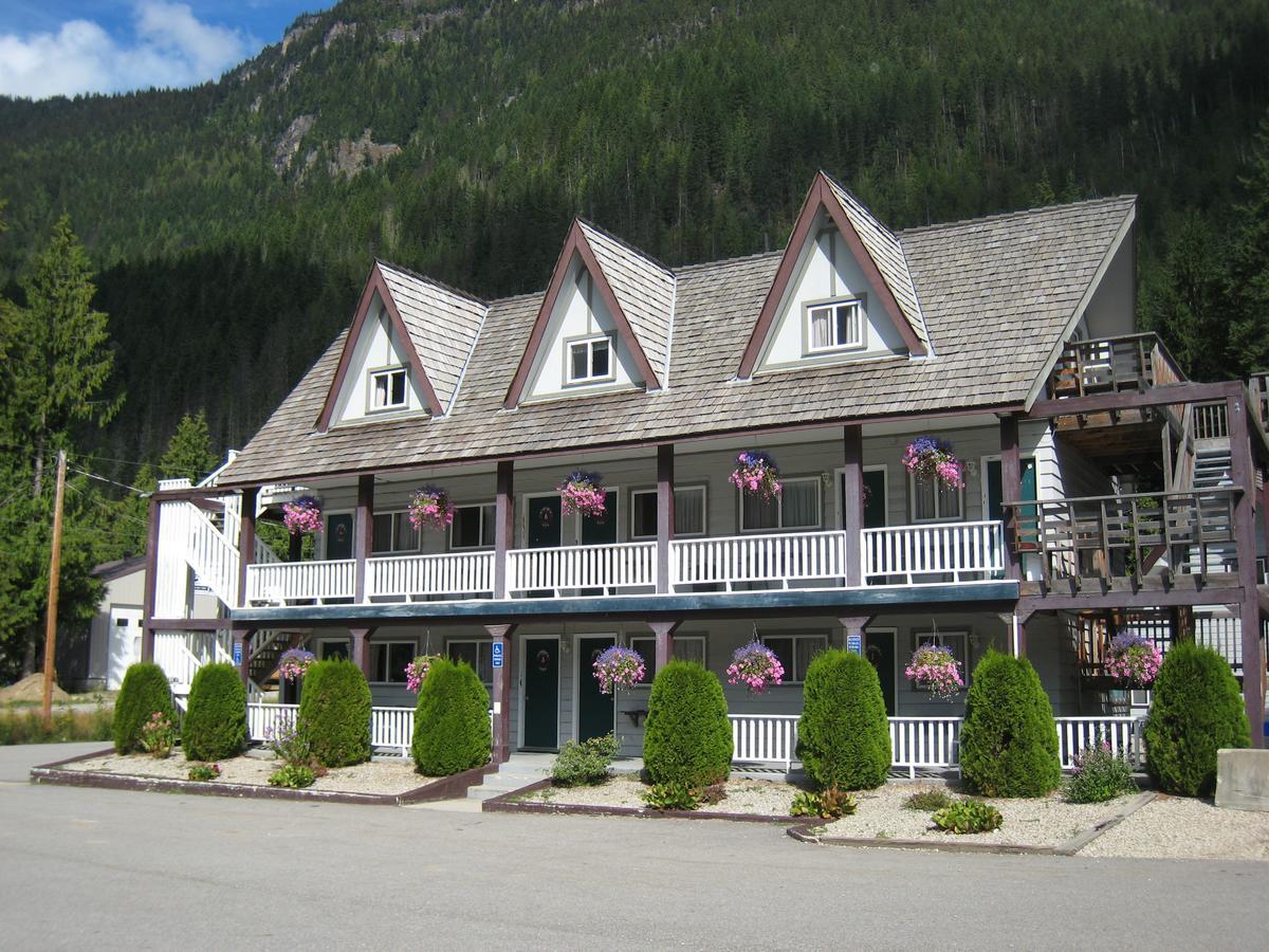 Peaks Lodge Revelstoke Eksteriør bilde