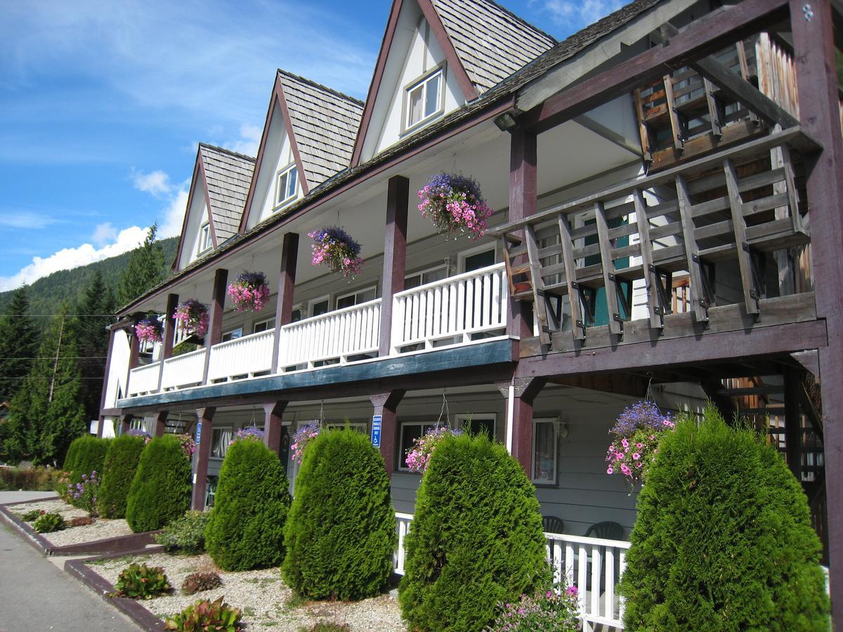 Peaks Lodge Revelstoke Eksteriør bilde