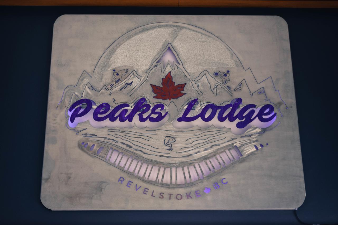 Peaks Lodge Revelstoke Eksteriør bilde
