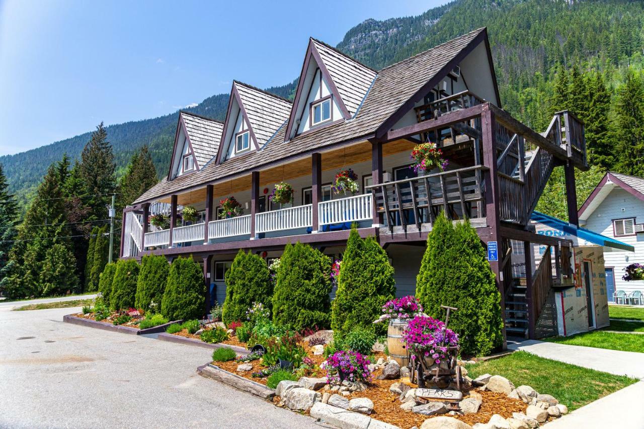 Peaks Lodge Revelstoke Eksteriør bilde