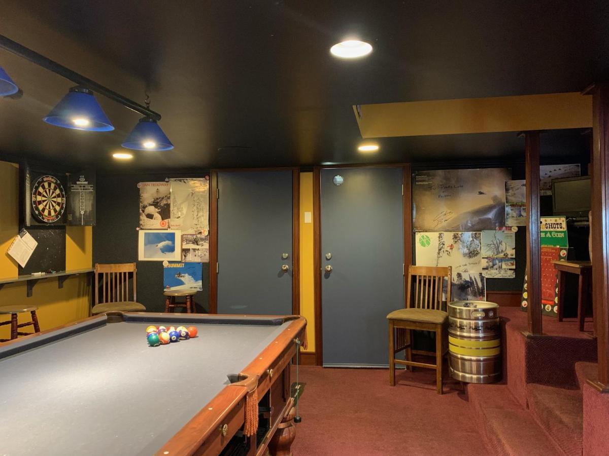 Peaks Lodge Revelstoke Eksteriør bilde